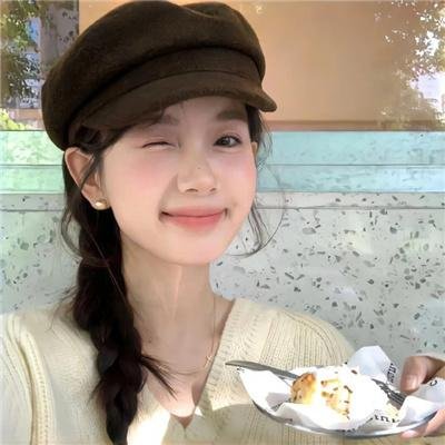 航向热带岛屿的冰山封面